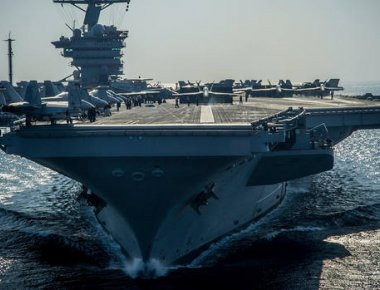 «Βρέθηκε» η ομάδα σκαφών του USS Carl Vinson! - Μάικ Πενς: «Θα βρίσκεται απέναντι από την Β. Κορέα σε λίγες ημέρες»